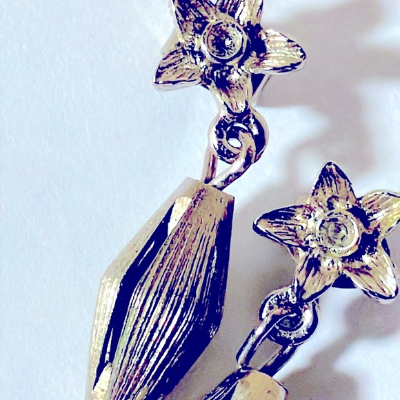 🌻🌸Earrings🌹🌺 - Picture 2 of 3